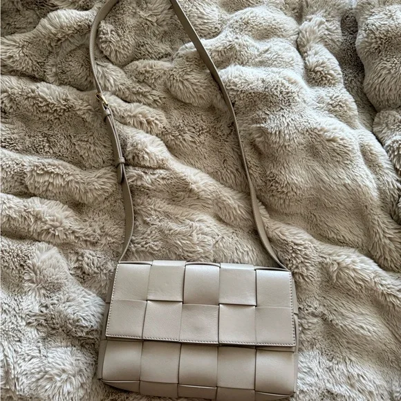 Quince Italian Leather Crossbody - Picture 2 of 6